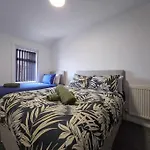 Luxuriously 4-Bed Wg Apartment